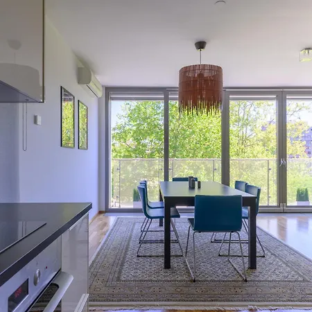 Sunrise With Private Parking Apartament