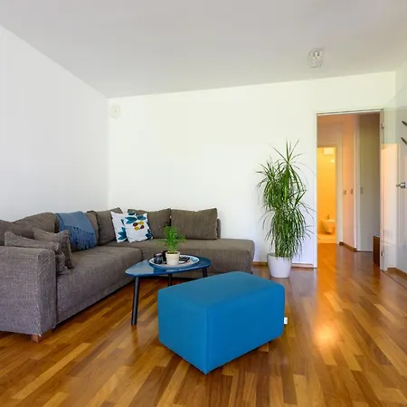 Sunrise With Private Parking Apartment *